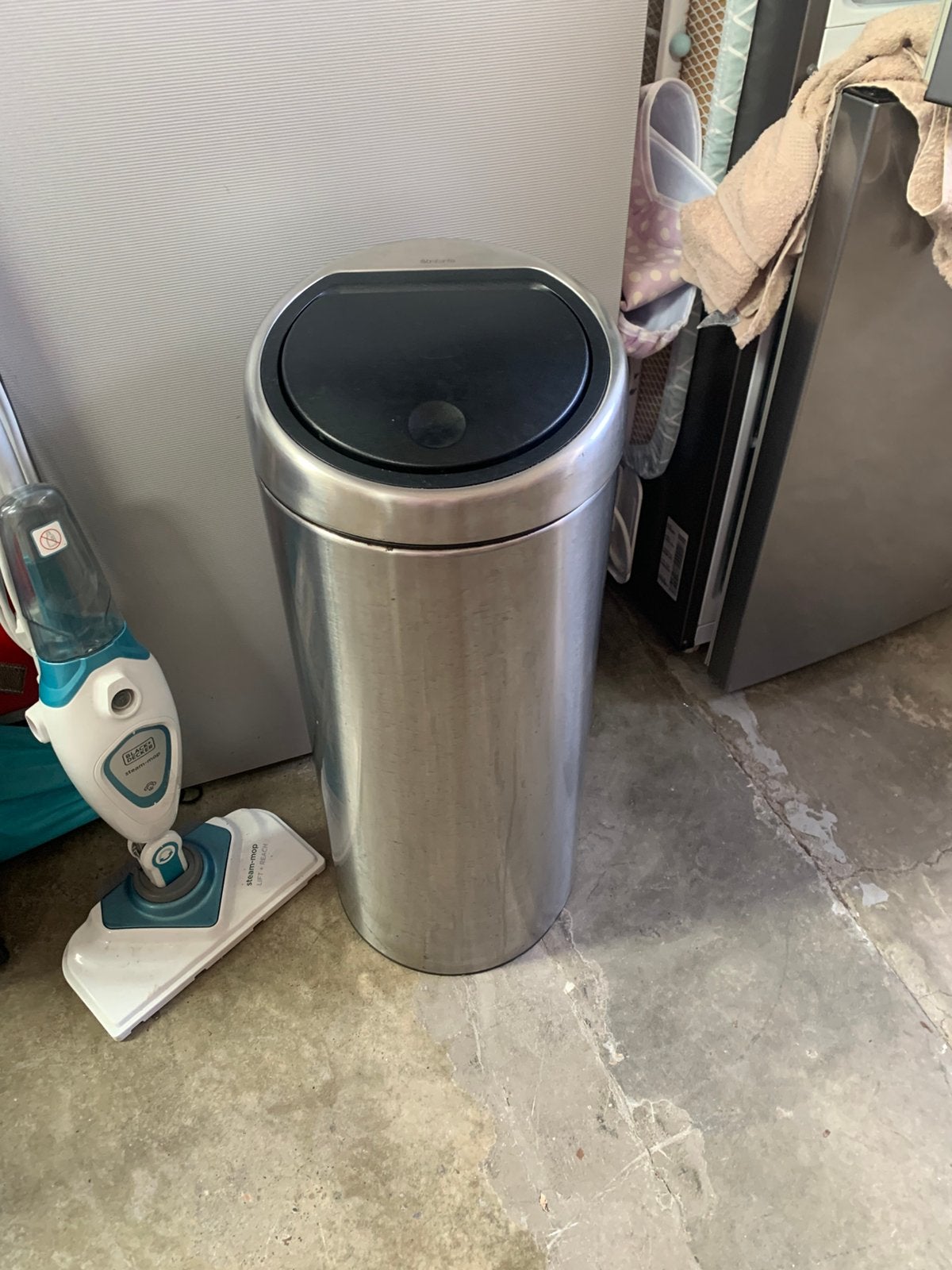 Prullenbak mooie Brabantia rvs prullenbak, Huis en Inrichting, Woonaccessoires | Prullenbakken, 40 liter of meer, Ophalen of Verzenden
