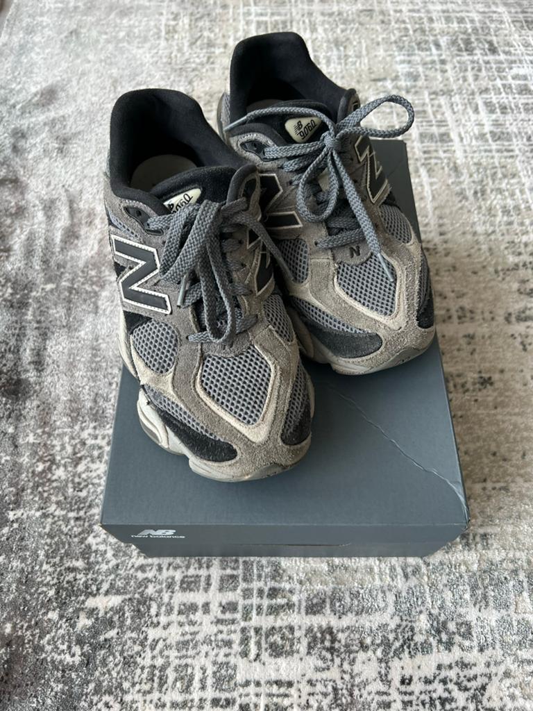 New Balance 9060 sneakers - Gedragen, nog in goede staat, Ophalen of Verzenden, Sneakers of Gympen, Grijs, Gedragen