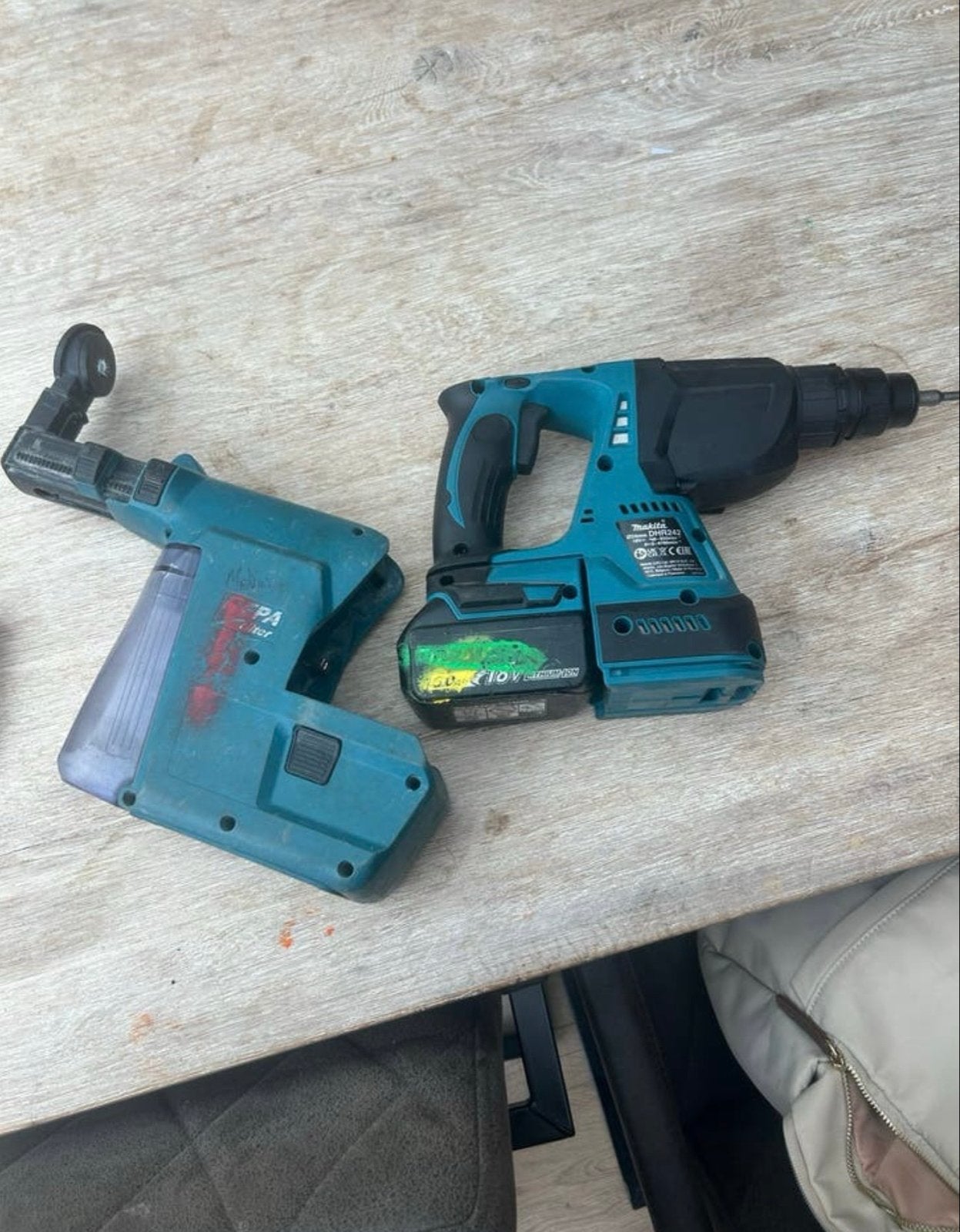 Makita DHR242 Boorhamer met stofafzuiging, Boor- en/of Breekhamer, Ophalen of Verzenden, Klopboormechanisme, Gebruikt