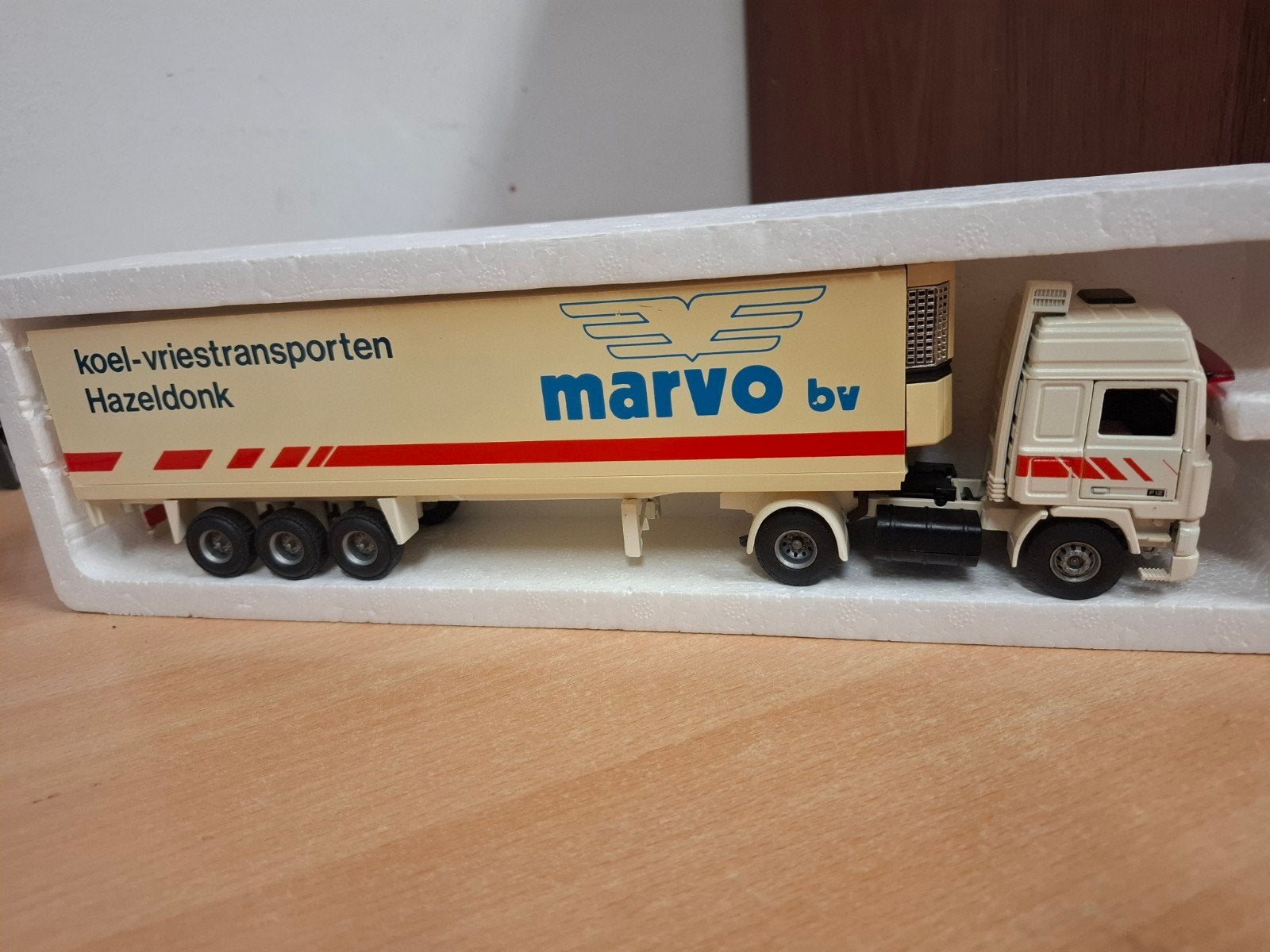 Volvo F12 Marvo koel transporten Hazeldonk Tekno, Ophalen of Verzenden, Zo goed als nieuw, Bus of Vrachtwagen, Tekno
