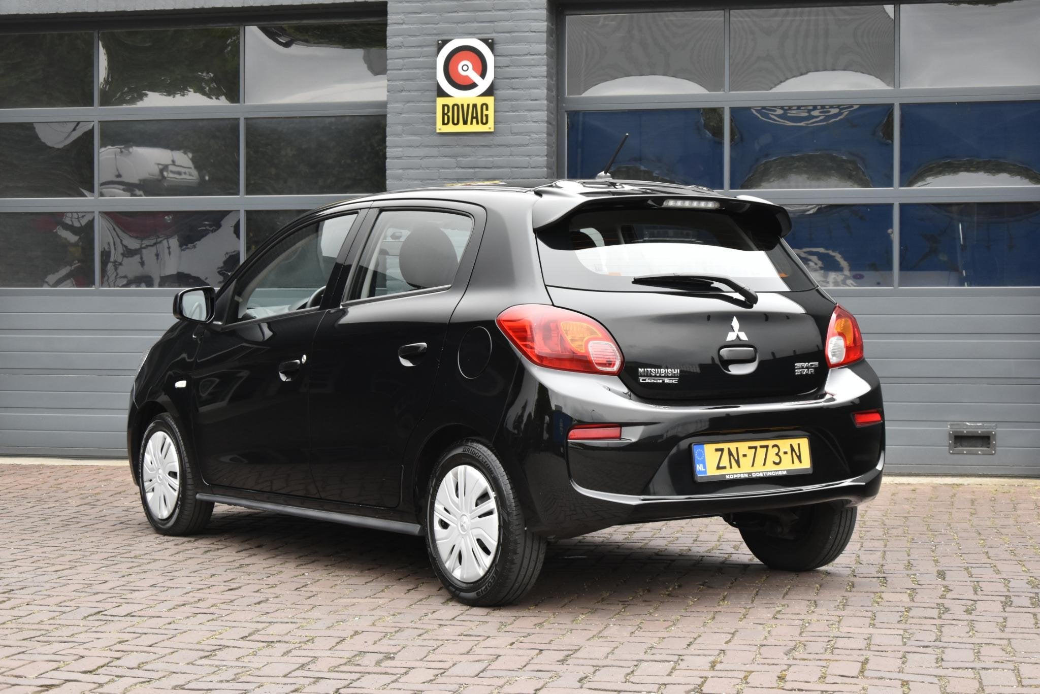 Mitsubishi Space Star 1.0 Cool+ Automaat, 12 maanden, Stof, Gebruikt, Zwart