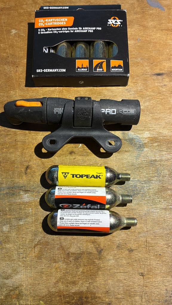SKS Airchamp Pro CO2-pomp met cartridges, Ophalen, Gebruikt