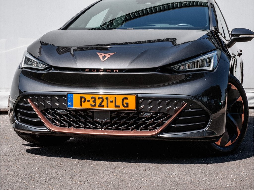 CUPRA Born Adrenaline One 62 kWh SOH 90% Stuur+stoelverwarmi, Auto's, Cupra, Automaat, 421 km, Gebruikt, Zwart