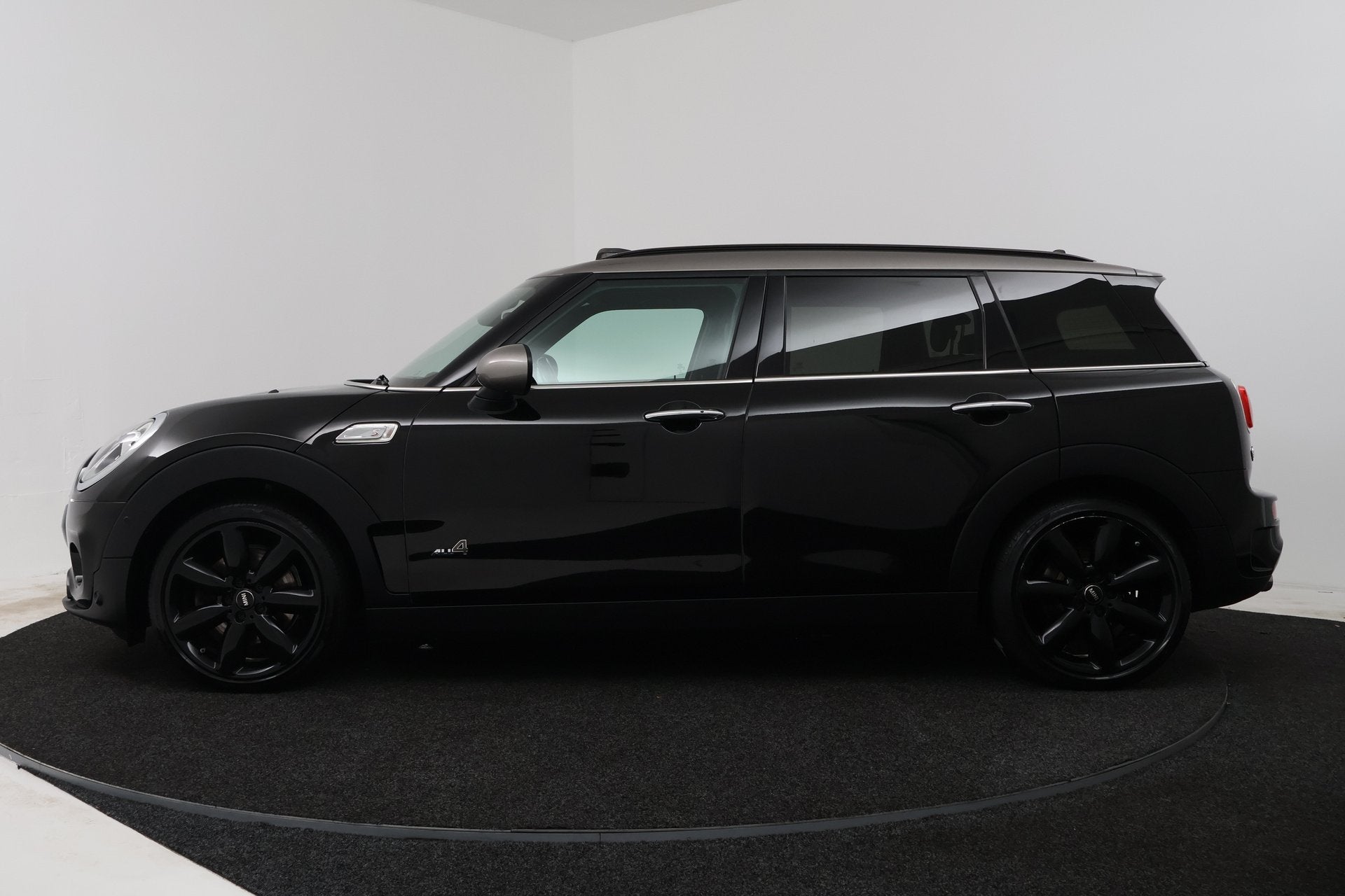 MINI Clubman 2.0 Cooper S Chili Serious Business (PANORAMADA, Auto's, 1998 cc, Gebruikt, 1435 kg, Zwart