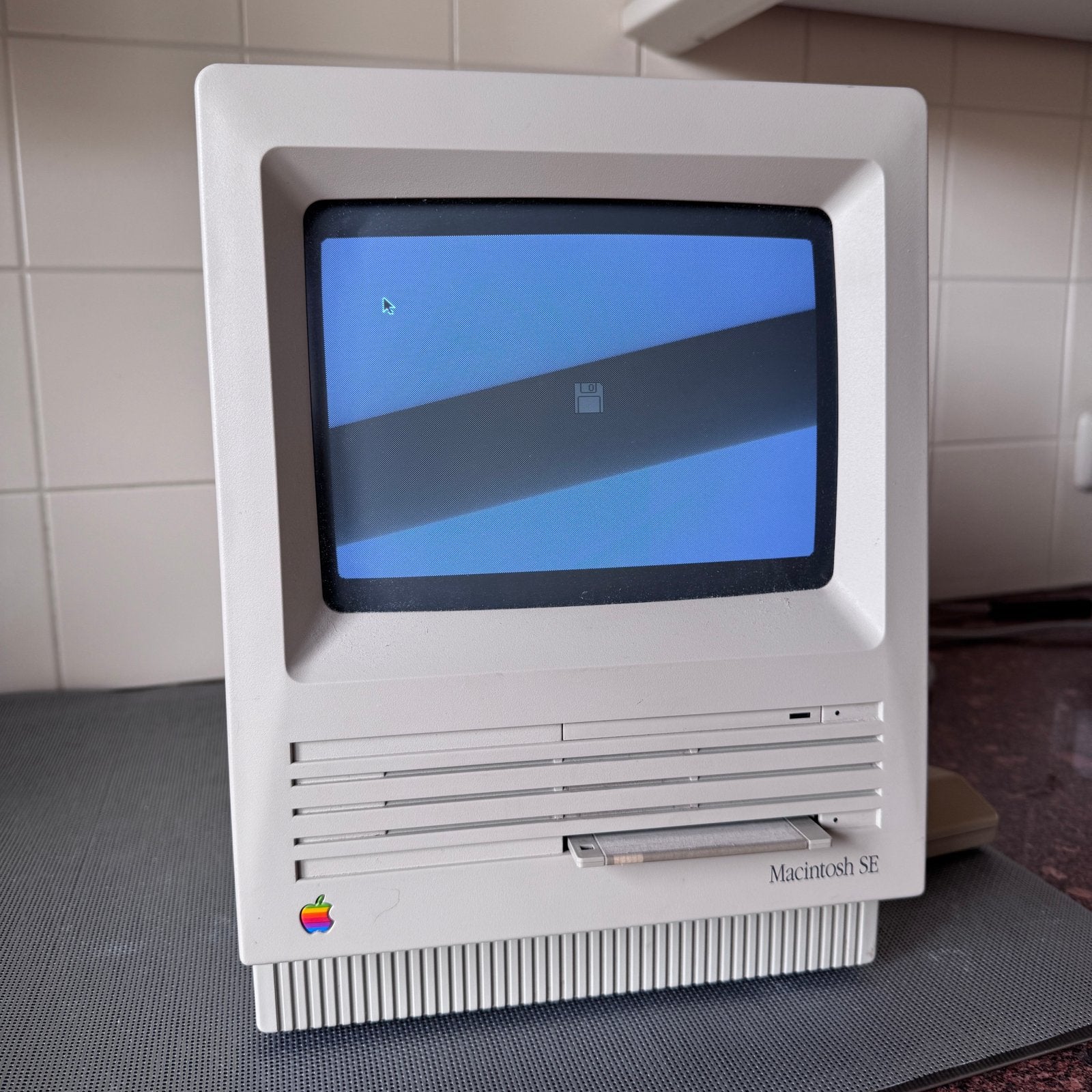 Vintage Apple Macintosh SE + Originele Muis (Werkend), Computers en Software, Ophalen