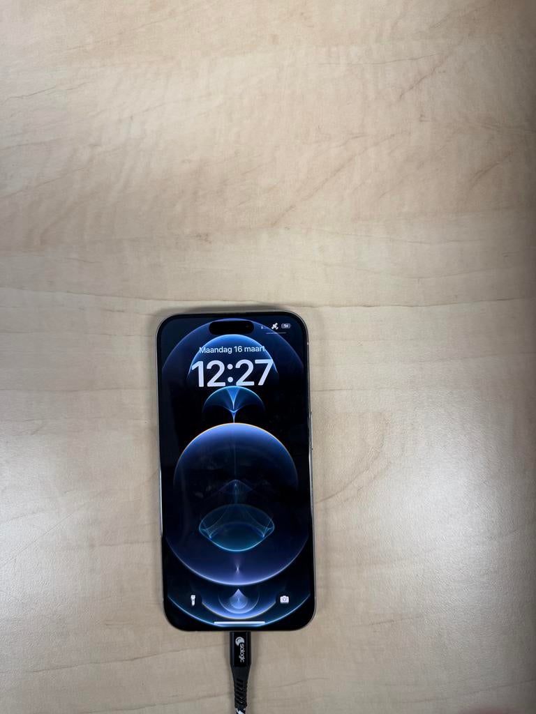 iPhone 15 Pro - Moederbord en achterscherm kapot, Telecommunicatie, Mobiele telefoons | Apple iPhone, Ophalen, Zwart, Zonder simlock