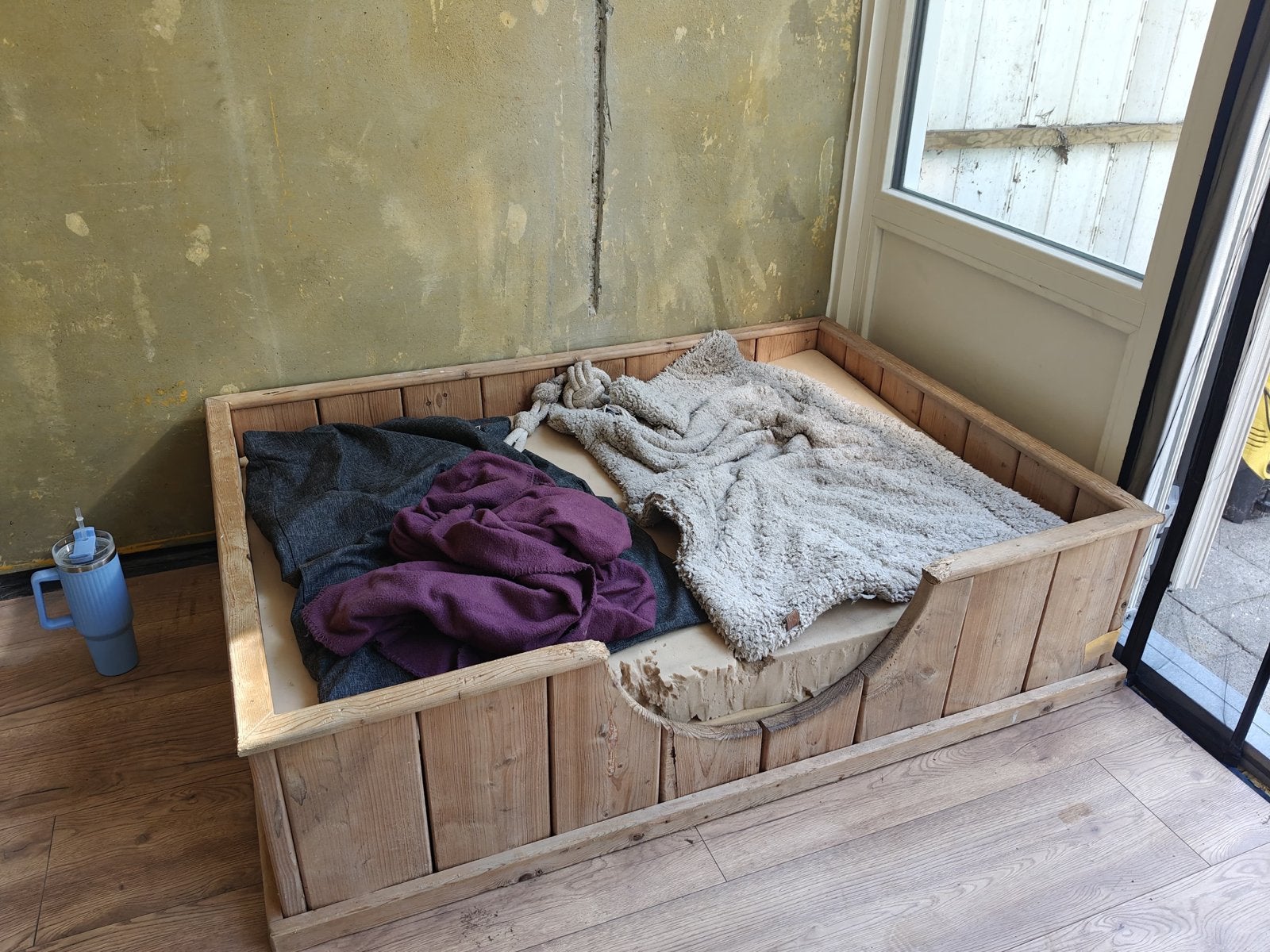 Houten hondenmand 150x110x37 xxxl, Ophalen, Overige