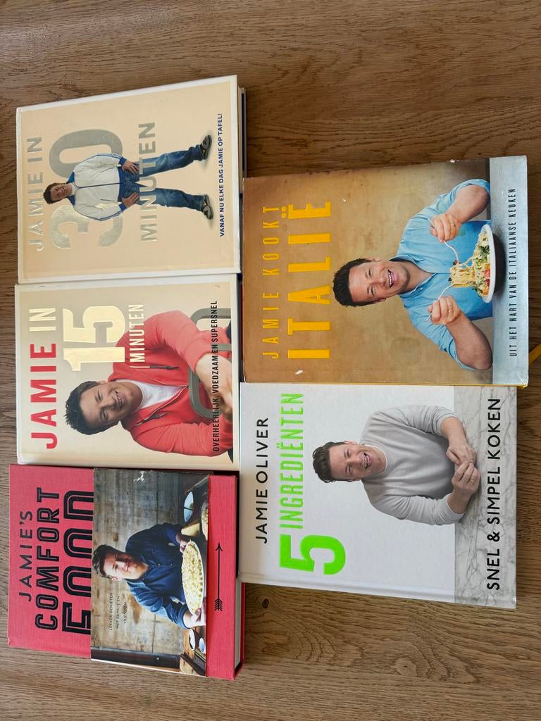 Jamie Oliver Kookboeken Collectie - 5 Stuks, Boeken, Kookboeken, Hoofdgerechten, Ophalen of Verzenden, Gezond koken, Italië