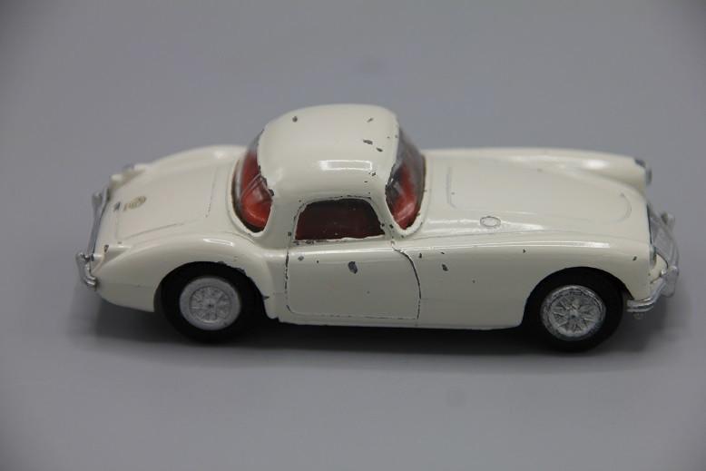 Tekno MGA 1600 # 824, Hobby en Vrije tijd, Modelauto's | 1:43, Ophalen of Verzenden, Gebruikt, Auto, Overige merken