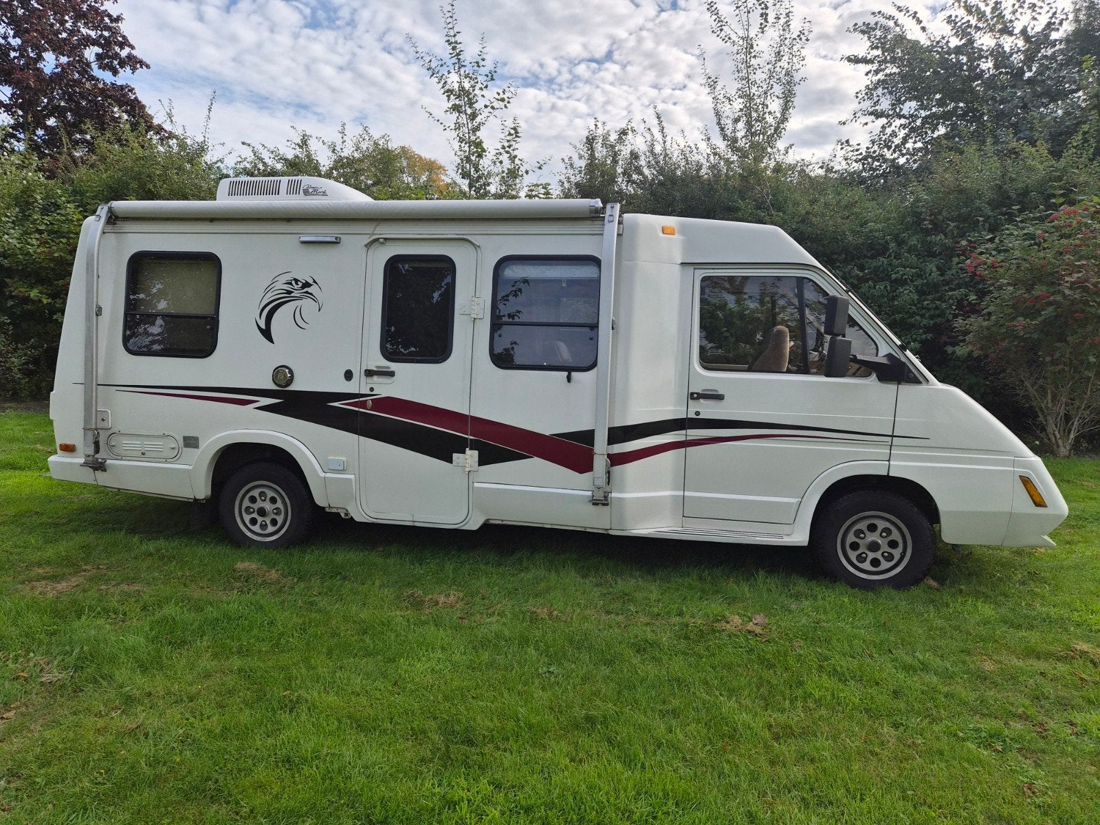 Foto 6 van BENZINE AUTOMAAT WINNEBAGO LE SHARO 2X AIRCO