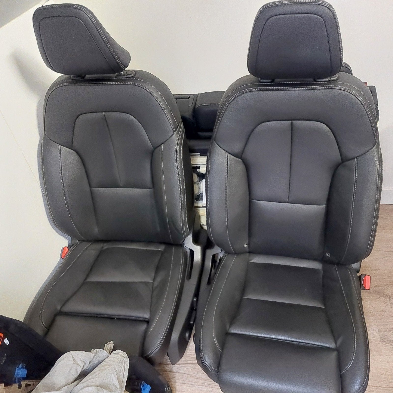 Volvo XC40 Elektrisch Bedienbare Stoelen (Set), Auto-onderdelen, Interieur en Bekleding, Ophalen, Gebruikt, Volvo