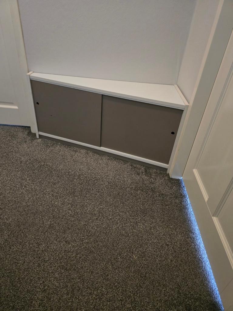 Op maat gemaakte hoekkast met schuifdeuren, Ophalen