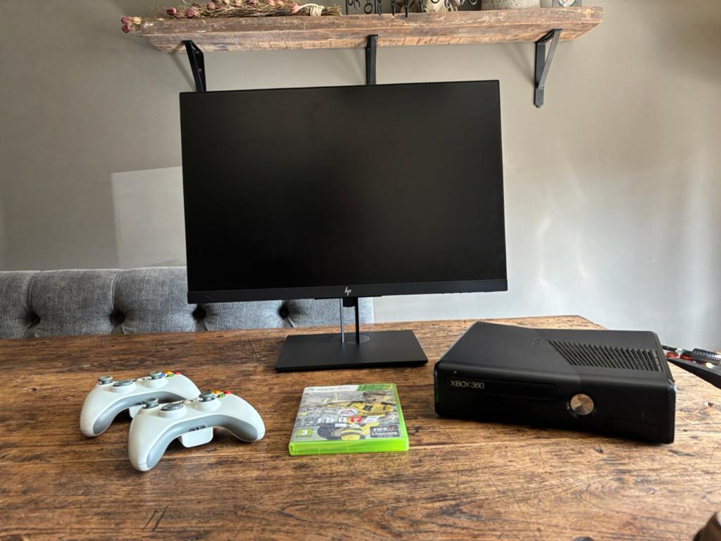 XBOX 360 inclusief HP LED scherm, Ophalen, Met 2 controllers, Gebruikt, Met games