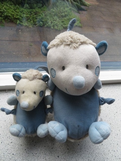 Egel merk Tiamo grote maat meet ca 35 cm kleine ca 20 cm, Met geluid, Overige typen, Ophalen of Verzenden, Zo goed als nieuw