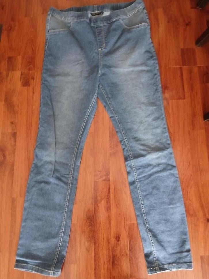 Mooie dames Jegging maat xl
Pescara, Kleding | Dames, Spijkerbroeken en Jeans, Blauw, Overige jeansmaten, Pescara, Ophalen of Verzenden