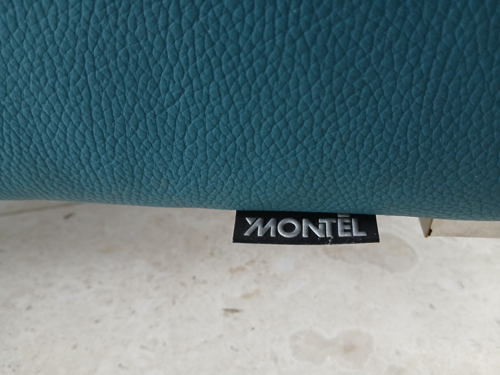 loveseat. Petrol kleur leer. Merk: Montel. H83xB110xD90cm, Ophalen, Strak modern tijdloos, Zo goed als nieuw, 100 tot 125 cm