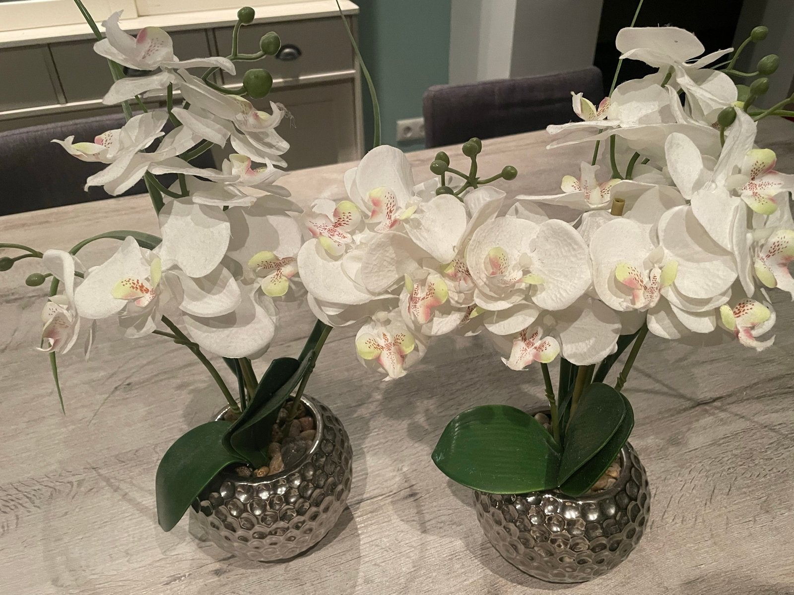 Set van 2 kunst orchideeën in zilveren pot, Huis en Inrichting, Binnen, Gebruikt, Kunstplant, Ophalen of Verzenden