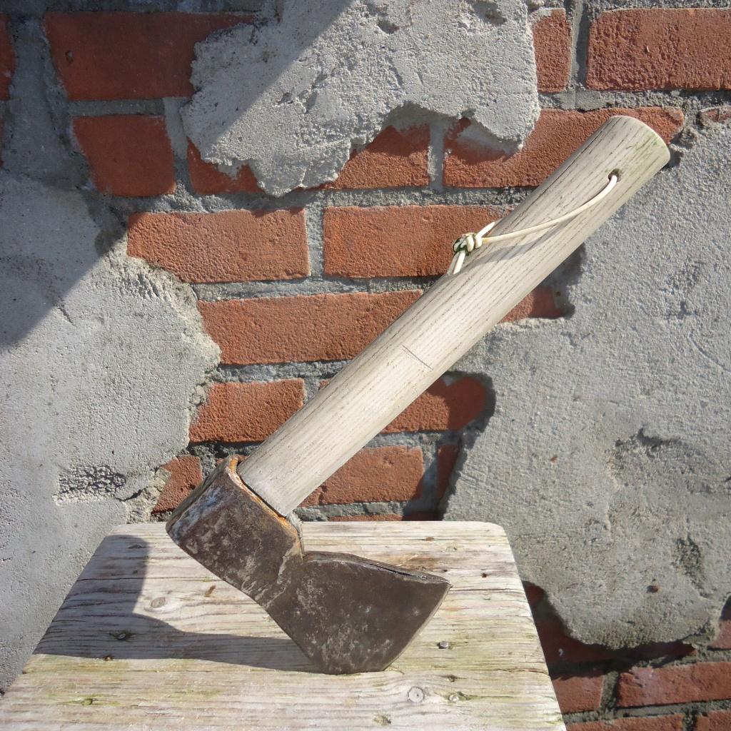 Outdoor zelfmade bijltje uit grootvaders werkplaats - oud, Tuin en Terras, Ophalen of Verzenden, Nieuw, Bijl