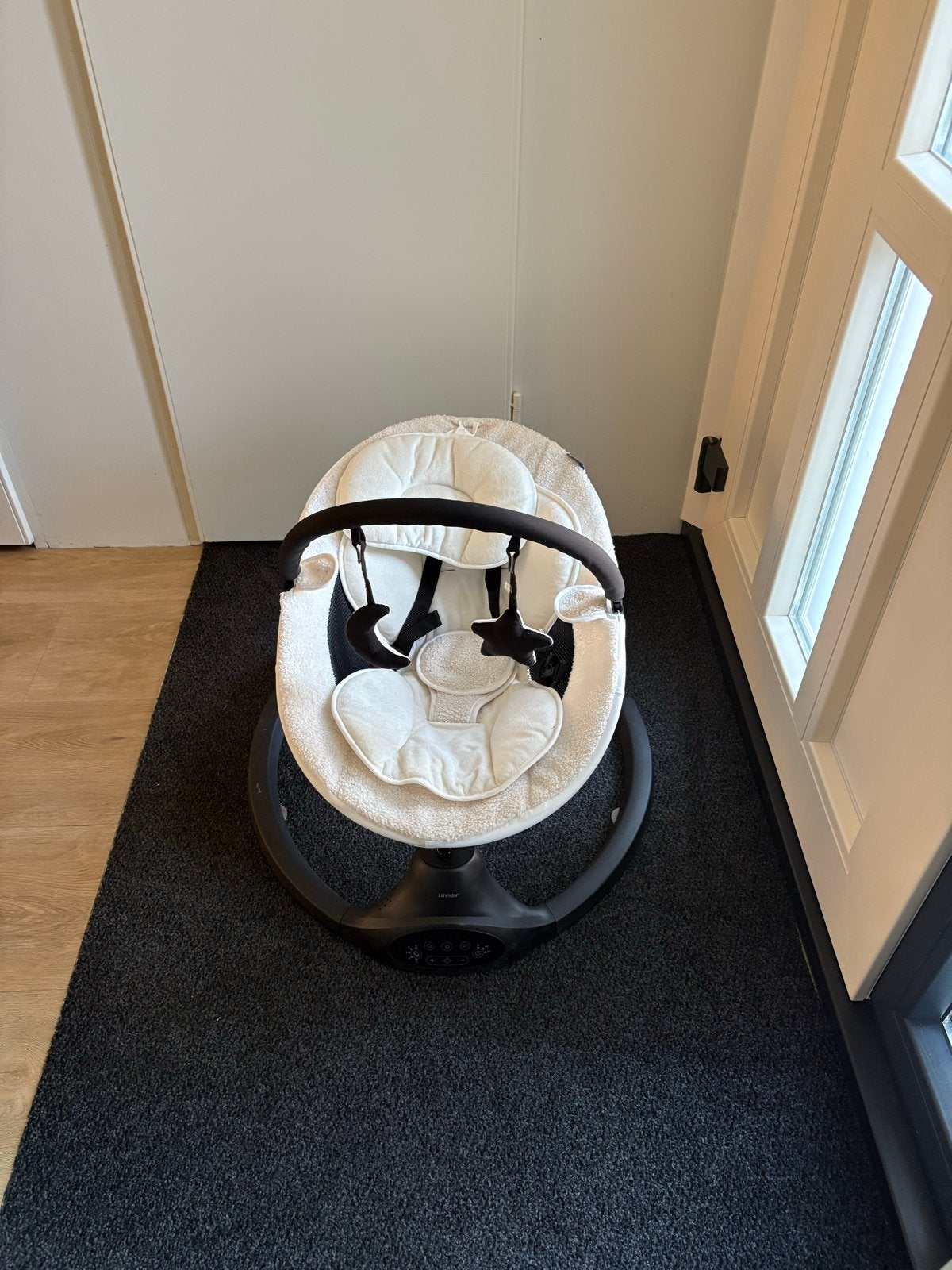 Luvion elektrische babyschommelstoel, Ophalen, Gebruikt