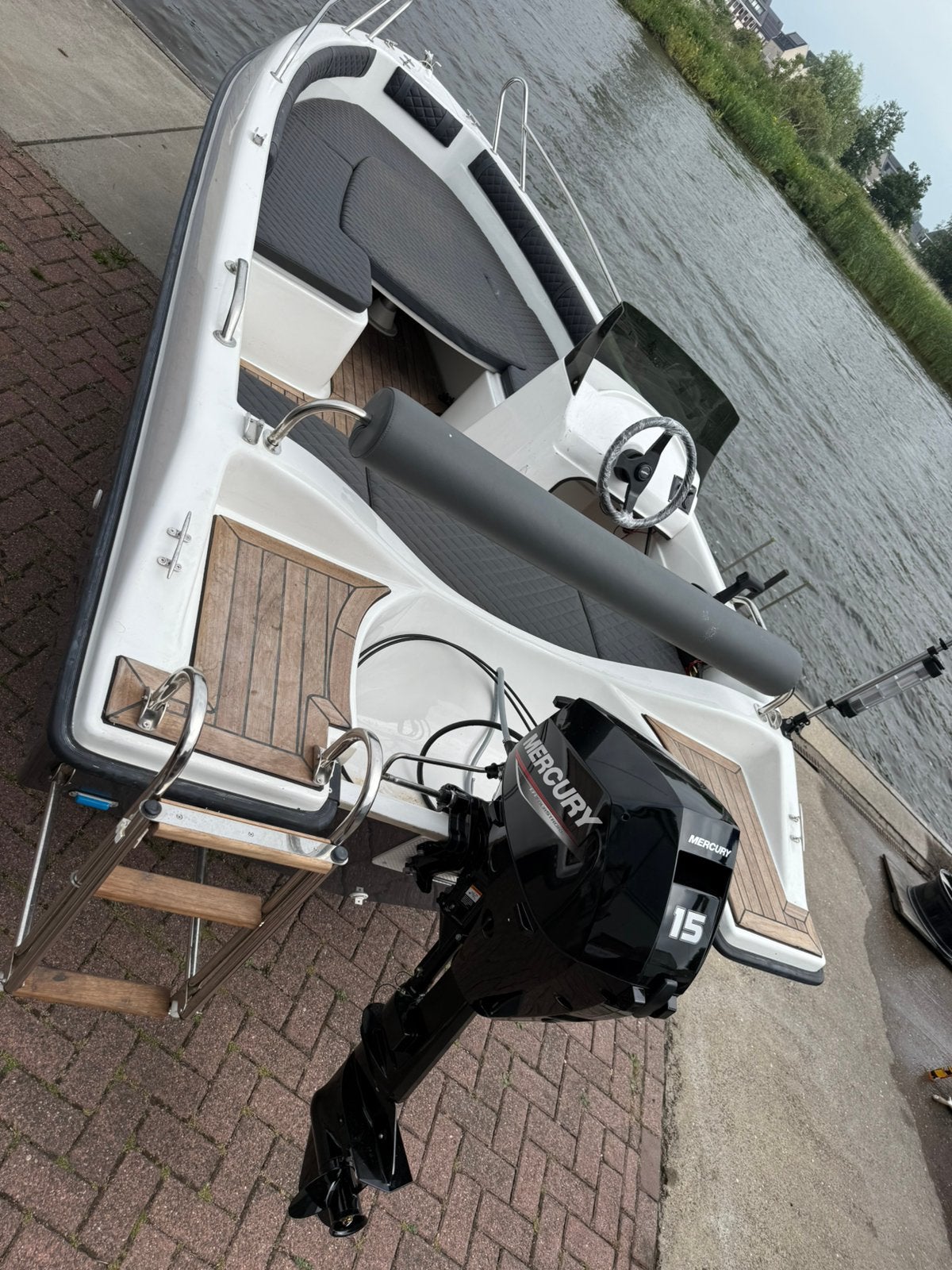Geheel nieuw set Consoleboot Mercury 15 pk Kanteltrailer, Watersport en Boten, Vis- en Consoleboten, Ophalen, Elektrische start