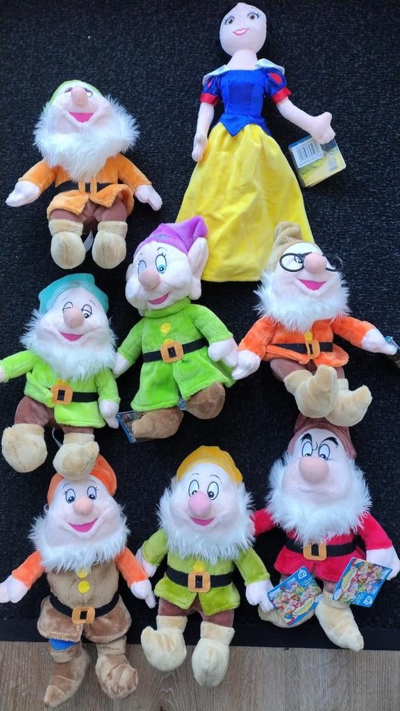 Disney knuffels zeven dwergen en Sneeuwwitje, Ophalen of Verzenden, Sneeuwwitje of Doornroosje, Zo goed als nieuw, Knuffel