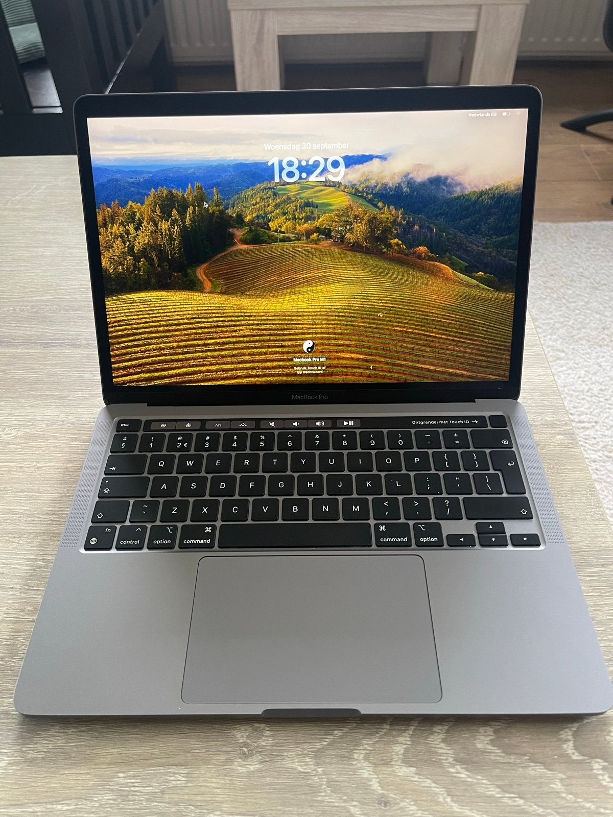 MacBook Pro 13-inch M1 2020 - Zo goed als nieuw, Computers en Software, MacBook Pro, 256 GB, Qwerty, 8 GB