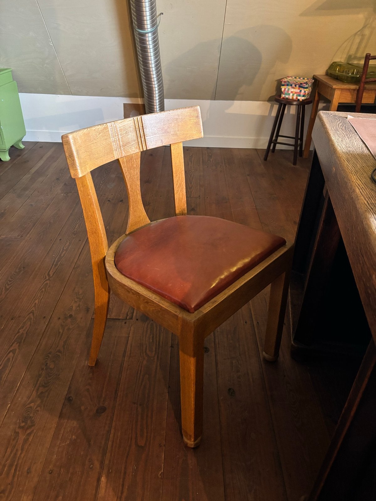 Vintage houten stoel met leren zitting, Antiek en Kunst, Ophalen of Verzenden