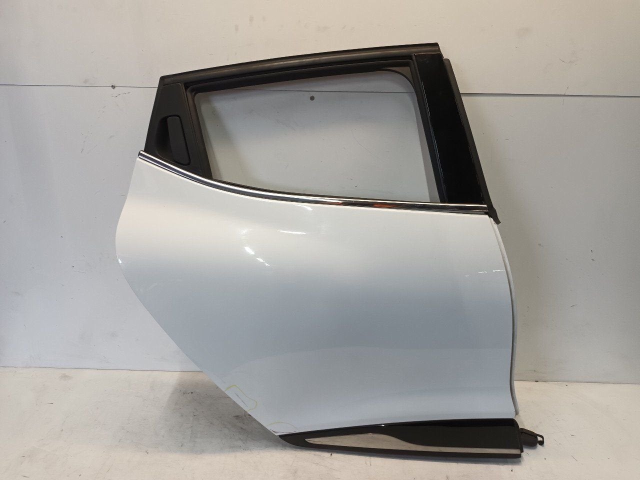 Portier rechts achter Renault Clio, Onderdelen@venauto.nl, Van der Ven Autorecycling B.V., Gebruikt, Ettenseweg 76, 4706 PB Roosendaal, The Netherlands