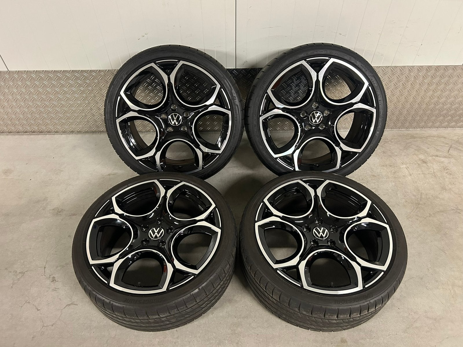 Originele VW Volkswagen Golf 8 VIII GTI 19 inch Queenstown, Auto-onderdelen, Banden en Velgen, Gebruikt, Banden en Velgen, 235 mm