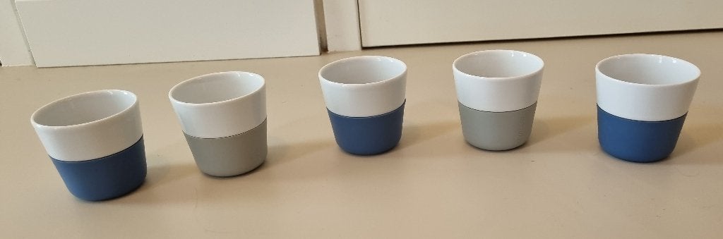 Set van 5 Eva Solo kopjes (23 cl) – Blauw & Donkergrijs, Overige merken, Ophalen of Verzenden, Zo goed als nieuw, Modern
