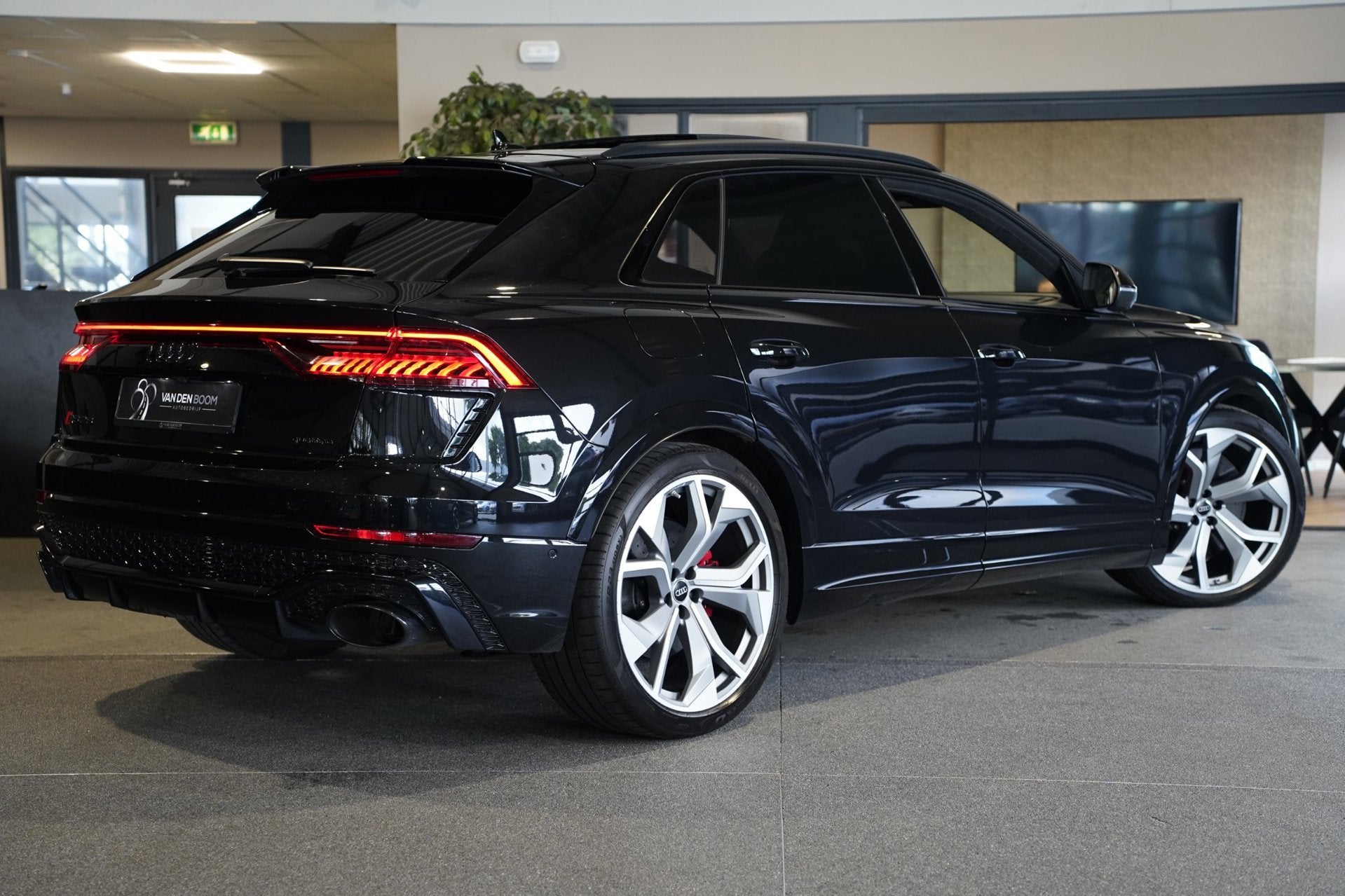 Audi RSQ8 4.0 TFSI RS Q8 quattro Pano Ceramic Leder B&O 360C, Auto's, Audi, Gebruikt, 600 pk, Zwart, Bedrijf