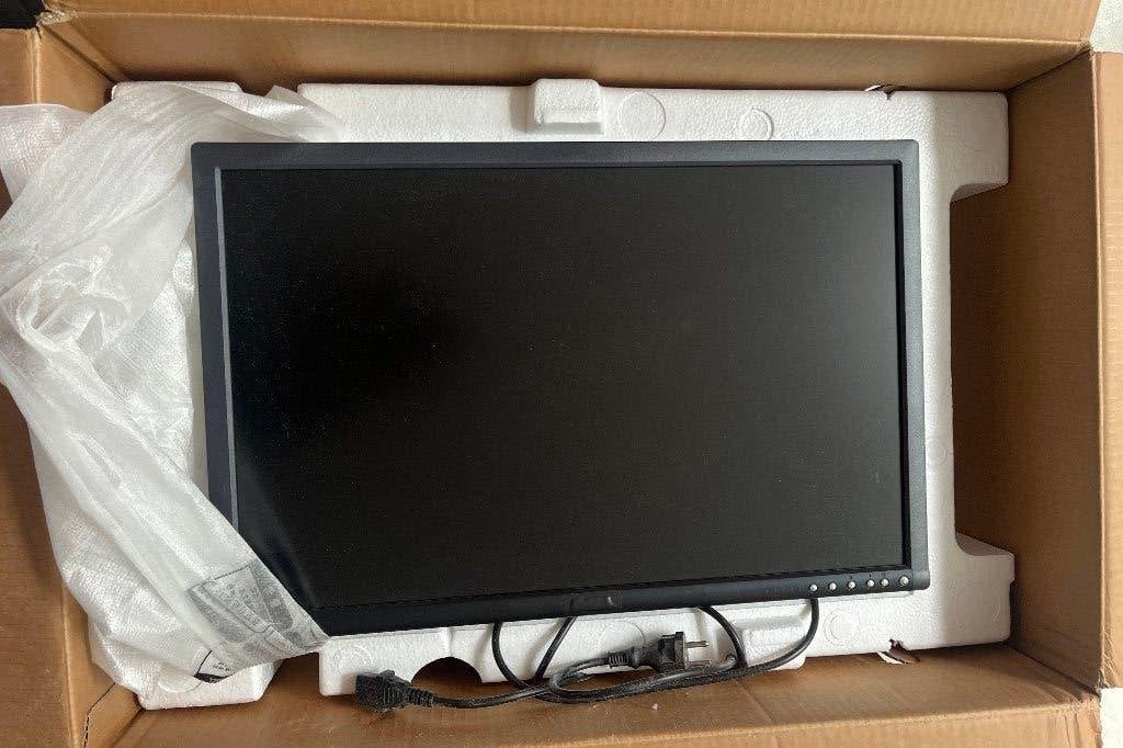 Dell UltraSharp 2405FPW met standaard, Computers en Software, Ophalen, Zo goed als nieuw, Dell, Overige typen