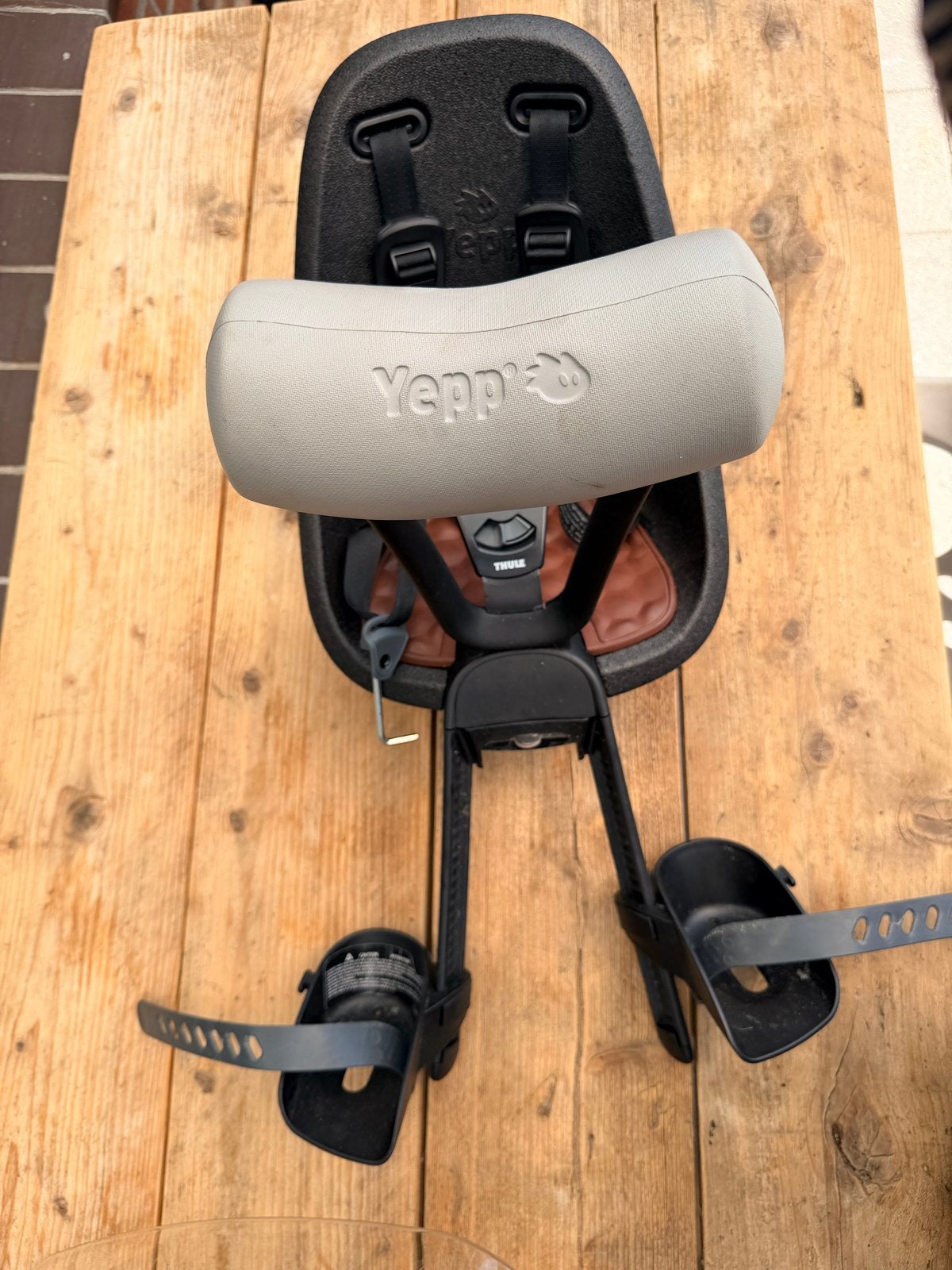 Thule Yepp Nexxt Mini kinderzitje met windscherm, Voetsteuntjes, Voorzitje, Ophalen of Verzenden, Zo goed als nieuw