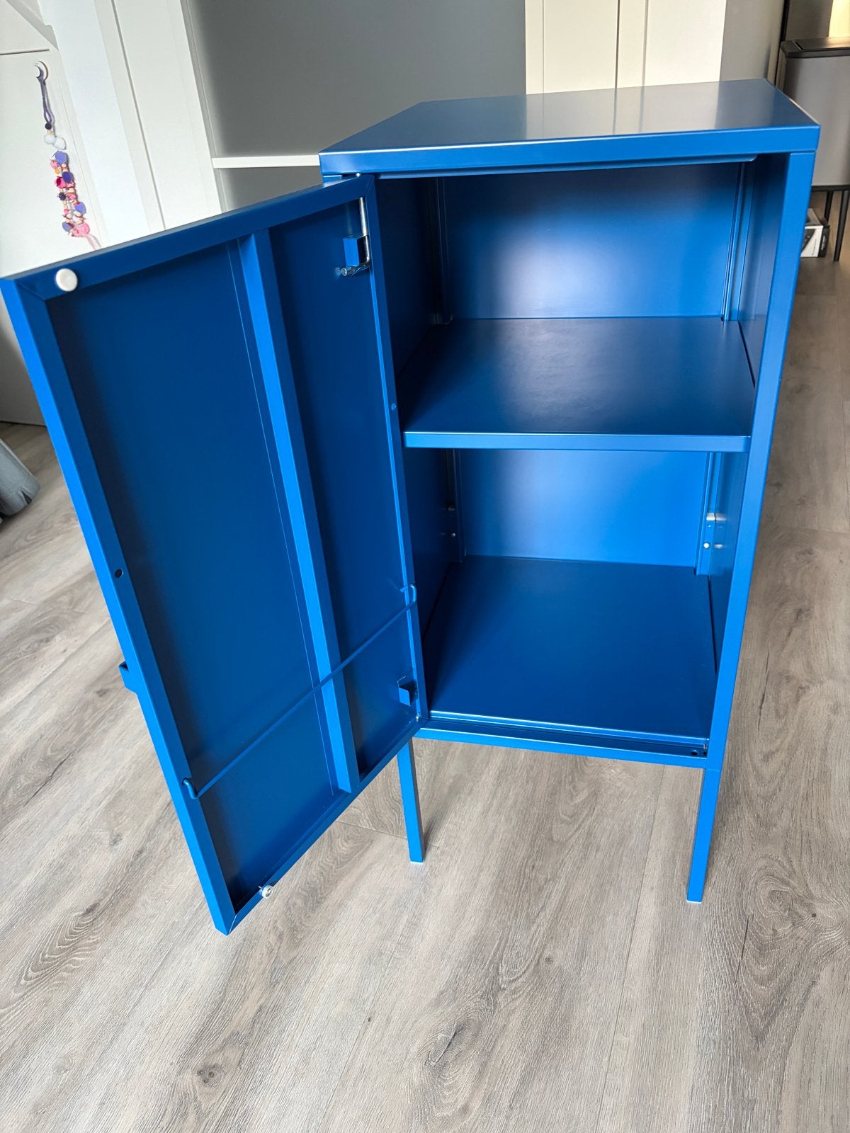 Blauwe metalen kast met 2 planken - 35x35x82 cm, Ophalen, Gebruikt