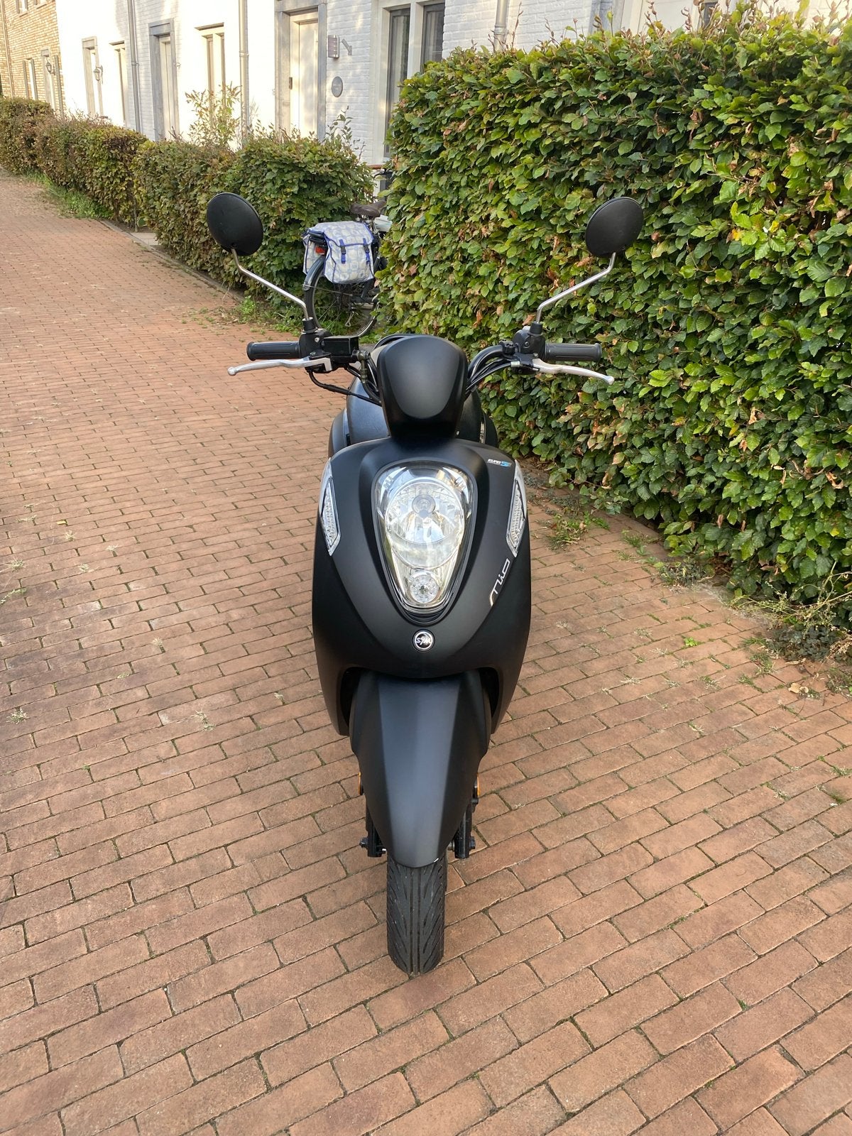 SYM Mio50i Scooter - Mat Zwart - Zo goed als nieuw, Zo goed als nieuw, Benzine, 50 cc, Maximaal 25 km/u