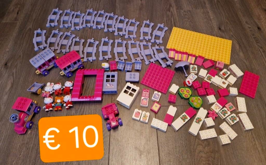 Hello kitty treinstation, Gebruikt, Overige thema's, Ophalen of Verzenden, Compleet
