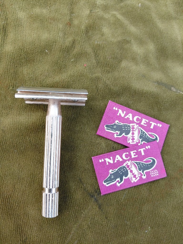 Vintage scheerkrabber met 2 nieuwe scheermesjes., Verzenden