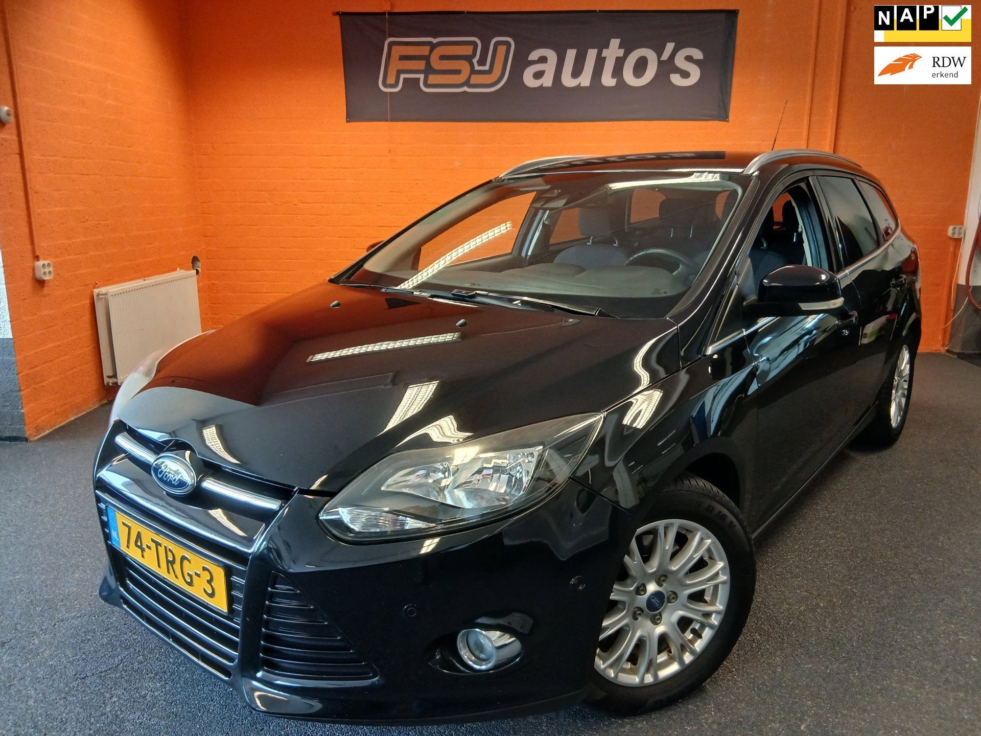 Ford Focus Wagon 1.6 / ECOBOOST / TITANIUM / NAVI / AIRCO!, Auto's, Ford, Gebruikt, Zwart, 4 cilinders, 150 pk