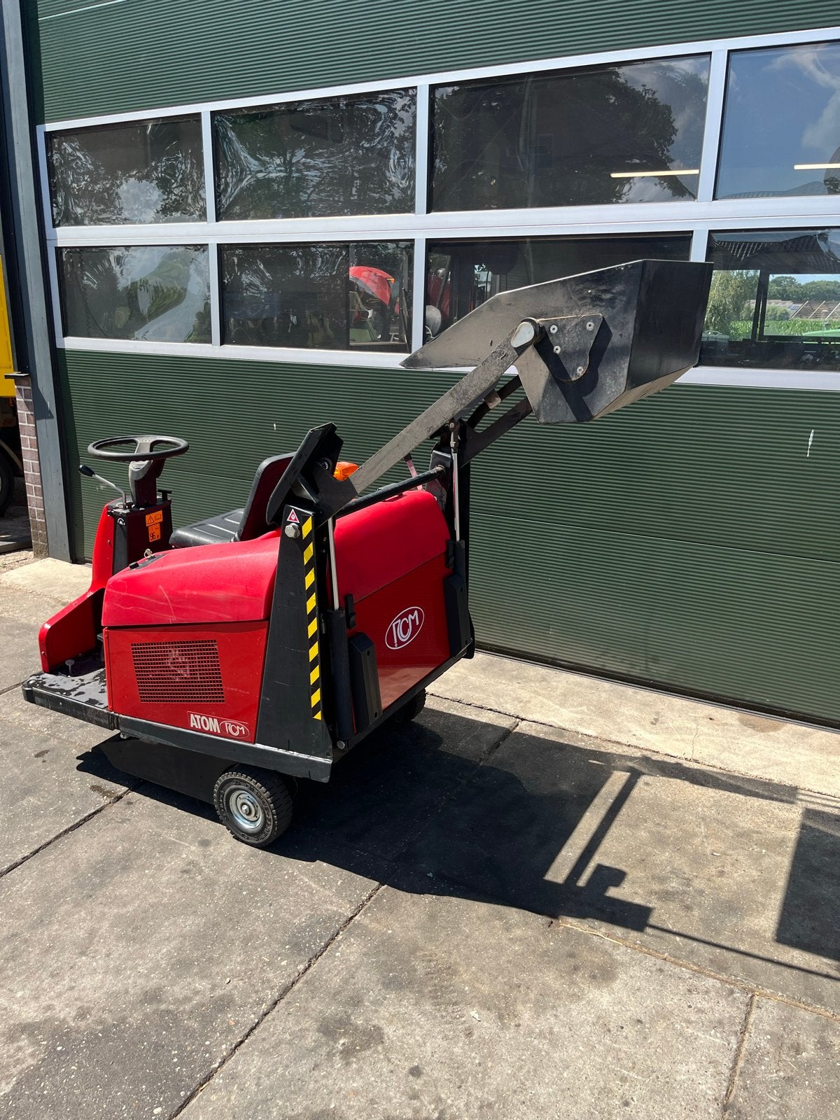 Veegmachine Atom 101 met opvangbak en Honda motor, Ophalen, Gebruikt