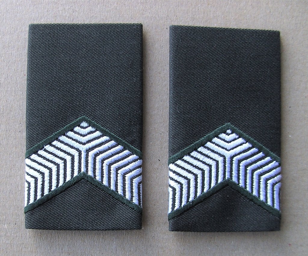 rangen overhemd DT2000  -  Korporaal ( witte uitvoering ), Ophalen of Verzenden, Landmacht, Nederland, Embleem of Badge