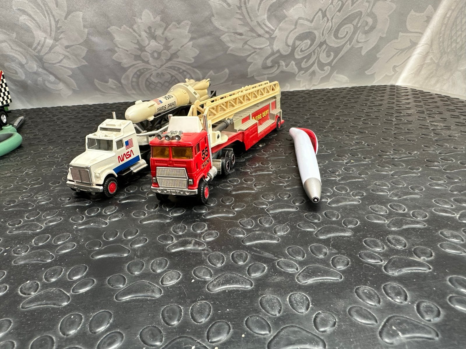 Matchbox NASA Raket Transport & Brandweerwagen, Ophalen of Verzenden, Gebruikt