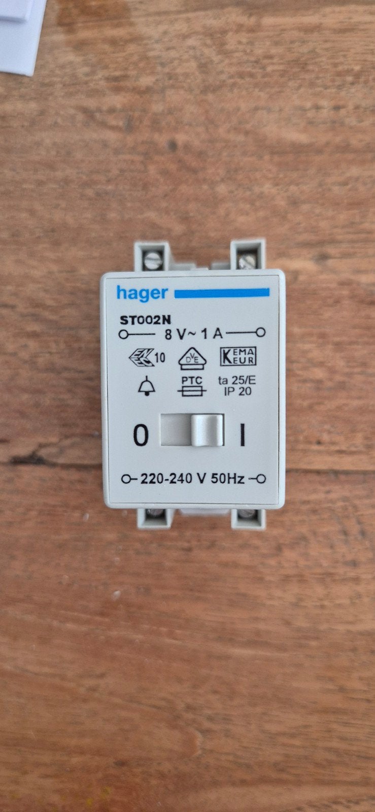 Hager Beltrafo ST002N - 8V 1A (Din-rail bevestiging defect), Ophalen of Verzenden, Gebruikt, Hager, Overige typen