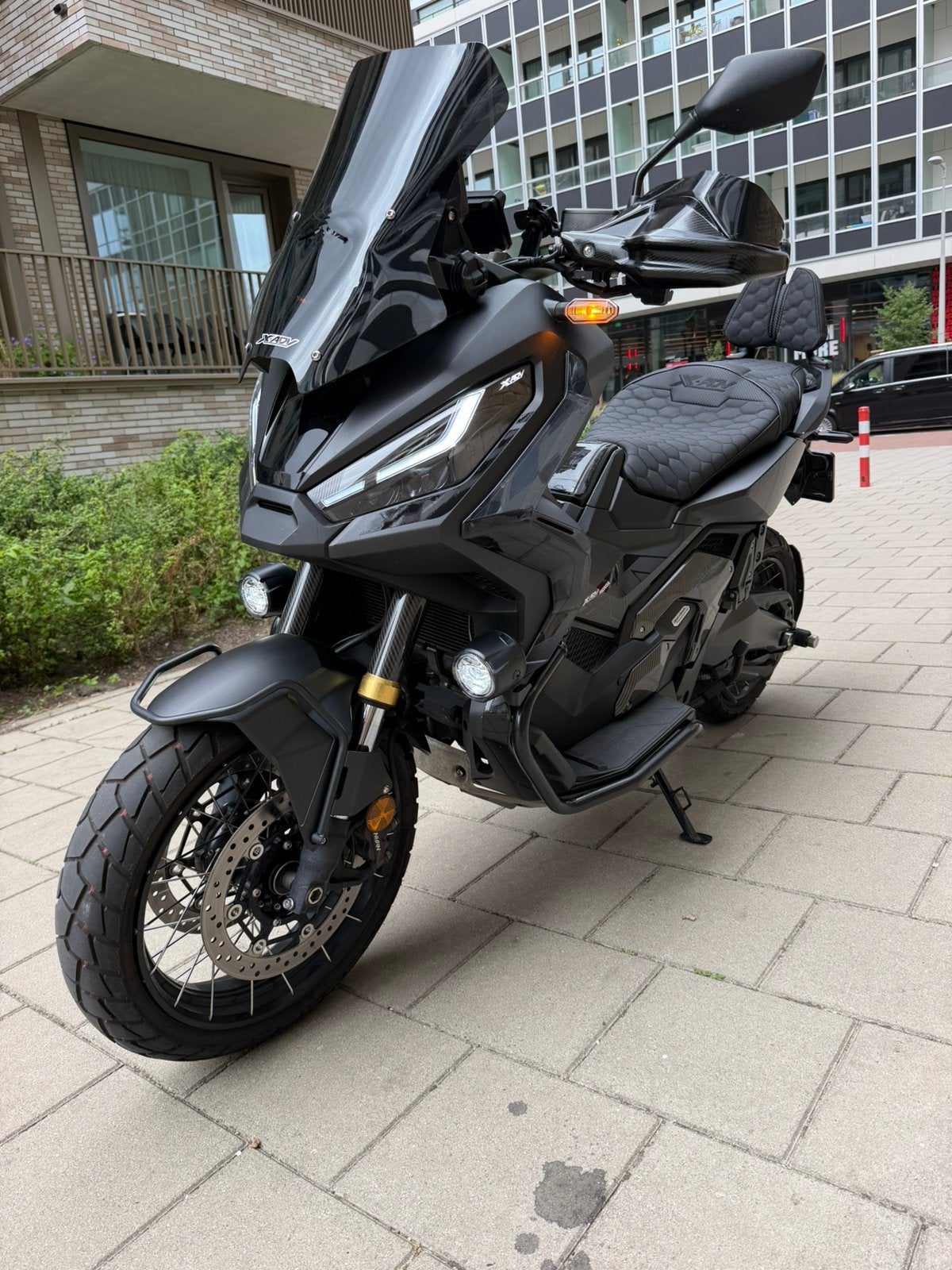 Mat Zwart Honda X-ADV 750 2024 Carplay Akra x adv carbon, 750 cc, Motorrijbewijs A, Gebruikt, Particulier