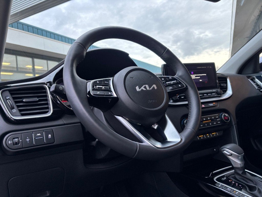 Kia CEED 1.5 T-GDI AUTOMAAT DYNAMICLINE NAVI PDC WINTERPACK., Automaat, Gebruikt, 4 cilinders, Met garantie (alle)