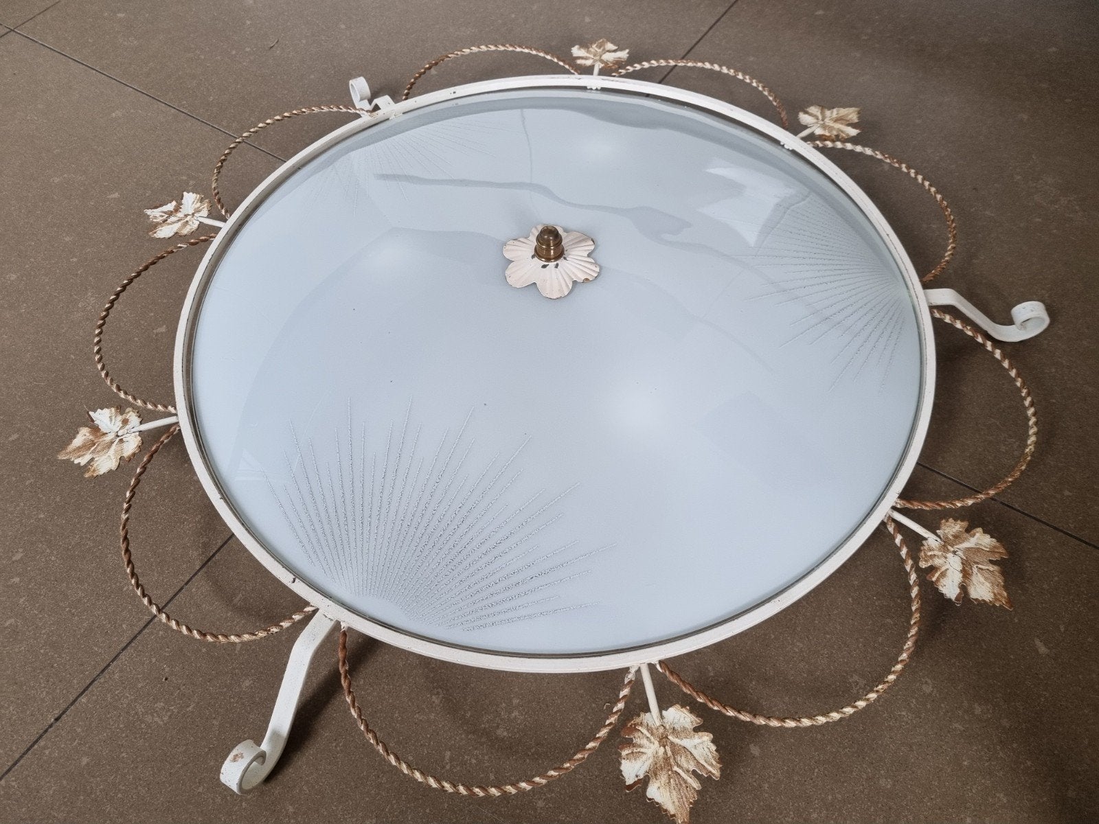 Vintage plafondlamp jaren 70, metalen frame en glas, Ophalen, Gebruikt, Jaren 70, E27 (groot)