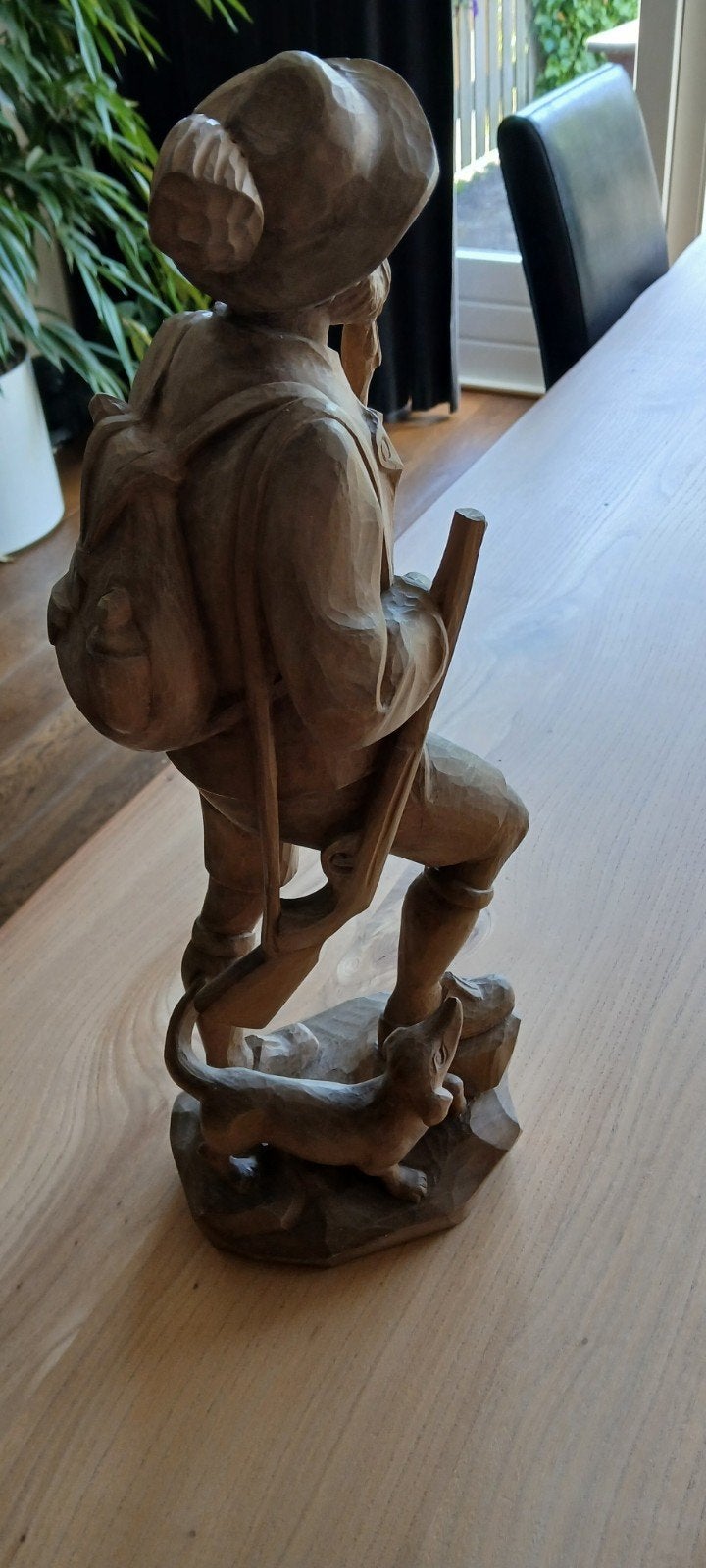 Houten beeld jager met hond - Handgesneden sculptuur, Antiek en Kunst, Kunst | Beelden en Houtsnijwerken, Ophalen of Verzenden