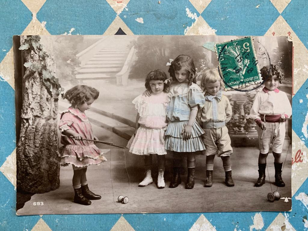 1913 Kinderen spelen diabolo (GO), Verzamelen, Ophalen of Verzenden, Voor 1920, Gelopen, Kinderen