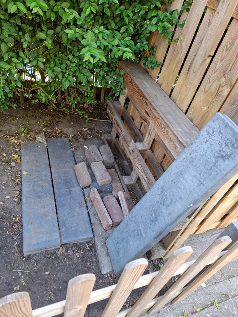 Gratis tegels, stenen en houten plaat, Tuin en Terras, Ophalen, Gebruikt, Beton, Terrastegels