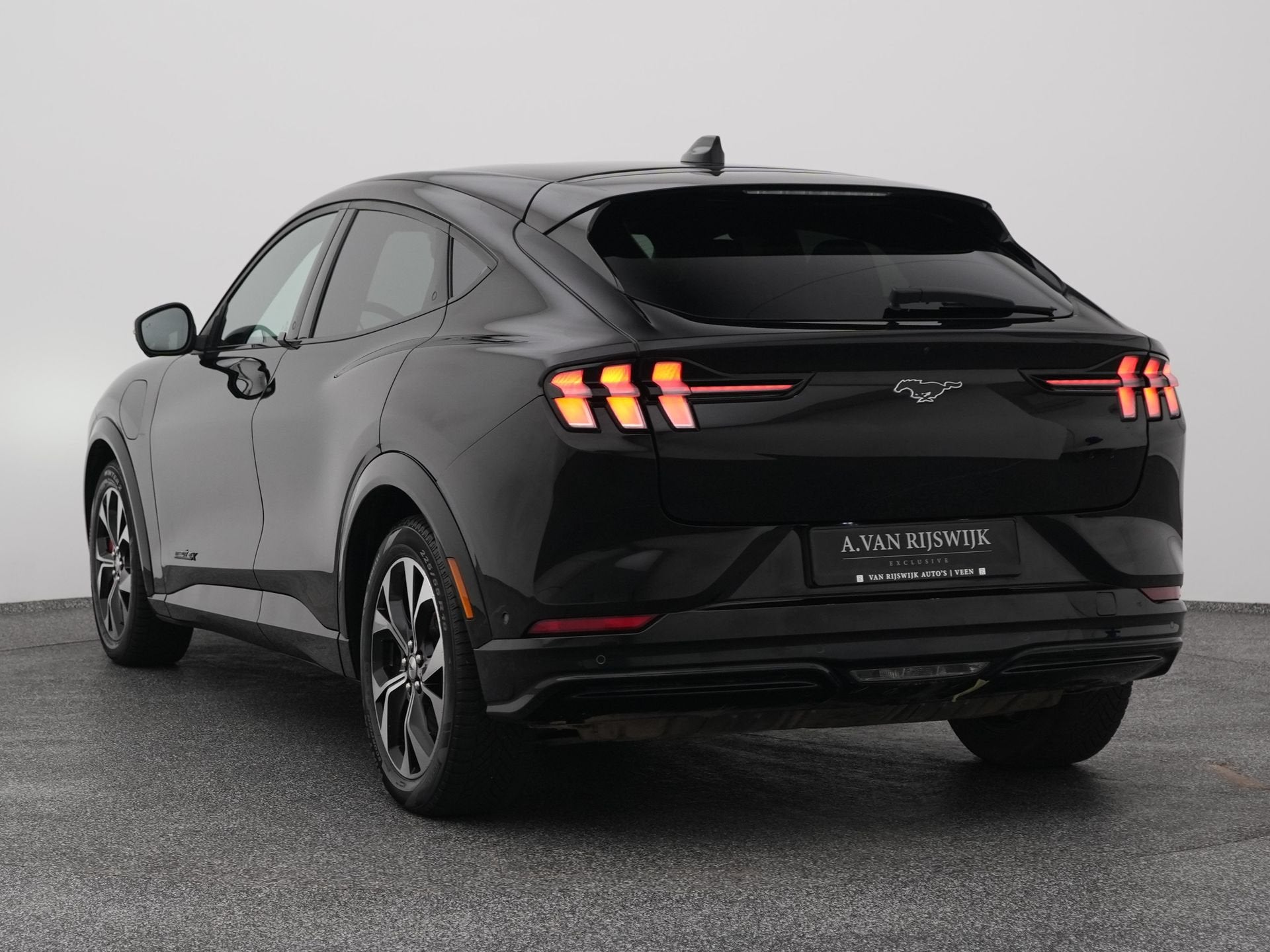 Foto 6 van Ford Mustang Mach-E Extended RWD 98 kWh | 360 | ADAPTIVE |