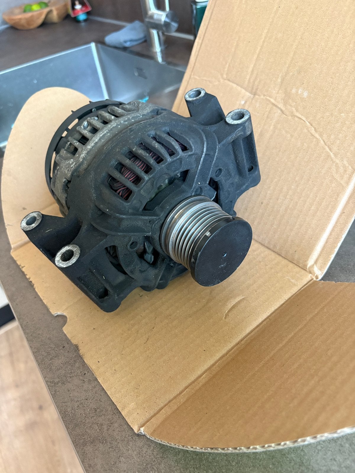 Mercedes Sprinter Originele Bosch Dynamo 90A –W903, Auto-onderdelen, Motor en Toebehoren, Mercedes-Benz, Nieuw, Ophalen of Verzenden